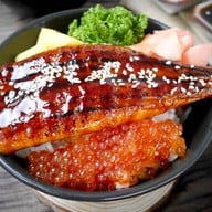 กะเพรา คุณจันทร์ ถนนร่มเกล้า