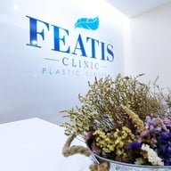 หน้าร้าน Featis Clinic ทองหล่อ