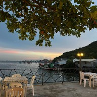 ร้านอาหารลมเลบ้านเรา (Seafood)