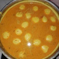 กะเพราแซ่บ สตอ อยู่ในอาคาร Thana Place