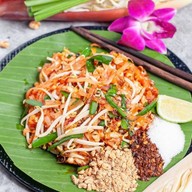 ผัดไทยป้าไหน อร่อยยาวนานกว่า 50 ปี The nine ติวานนท์ (เชฟไรเดอร์)