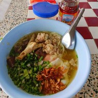 ก๋วยจั๊บยายปุ๊