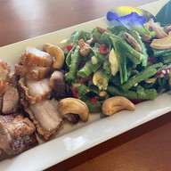 GOFF's bistro 304