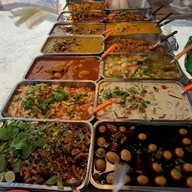 ข้าวแกงเจ๊จันทร์ เจ้าเก่า