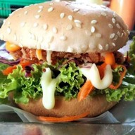 พิซซ่า ป่ะละ(เบอร์เกอร์เฟรนฟรายส์) นครชัยซอย2 พิซซ่าราคาเริ่มต้นแค่ 89 (สาขา2)