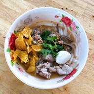 ลูกชิ้นปิ้งแป้งน้อย,ลูกชิ้นปลาระเบิด,ทาโร่กรอบ - เหม็นเค็ม ( Ninety Bar ) หมูบ้านมิตรประชา(โครงการพิเศษ)