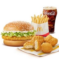 เมนูของร้าน McDonald's อัมรินทร์พลาซ่า ชั้น 1