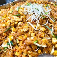 ร้านนิดหน่อยผัดหมี่โคราช ตลาดโดม อ่าวอุดม