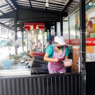 หน้าร้าน กิตติมายำแซ่บ