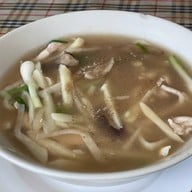 เส้นใหญ่ (ล้านตำลึงทอง)