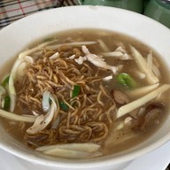เส้นใหญ่ (ล้านตำลึงทอง)