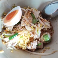 เมนูของร้าน ก๋วยเตี๋ยวเจ๊หมวย