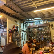 ครูหมู(ร้านต้นตระกูลยมจินดา)