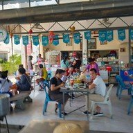 ข้าวหมูแดงนายเคี้ยงคันคลอง หัวหิน