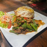 โฮ่งบีช คาเฟ่