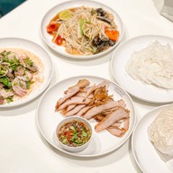 เมนูของร้าน ก้างใหญ่ ไก่ย่าง เอ็มโพเรียม