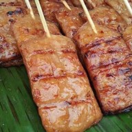 บังอาณัติไก่ย่าง&ก๊ะด๊ะฮาลาล ตลาดวันชื่นพล่าซ่า(ข้างๆเซเว่น)