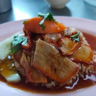 ข้าวหมูแดงนายเคี้ยงคันคลอง หัวหิน