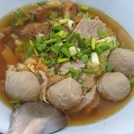 เมนูของร้าน ก๋วยเตี๋ยวตรอกเล่าโจ้ว