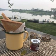 เมนูของร้าน The Bridge Bar & Bistro