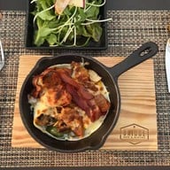 เมนูของร้าน The Bridge Bar & Bistro