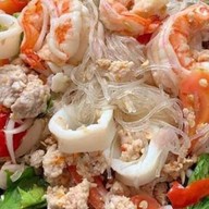 ยำปากแหก by ตุ๊กตุ๊ก วัดนาคนิมิตร