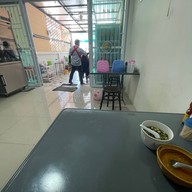 ก๋วยเตี๋ยวเจ๊น้อย (เจ้าเก่ากิ่งเพชร)