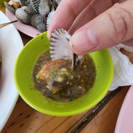 เมนูของร้าน ท่าอิฐซีฟู๊ด