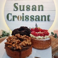 Susan Croissant Ekkamai 24