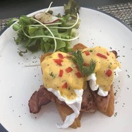 เมนูของร้าน The Bridge Bar & Bistro