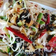 (ร้อยเอ็ด&สุรินทร์)ไม่ได้เน้นที่หน้าตาอาหารเน้นที่รสชาติครับ ตลาดริมบึง