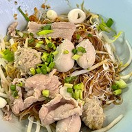 ลูกชิ้นรสเยี่ยม