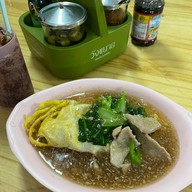 เมนูของร้าน ราดหน้ายอดผัก