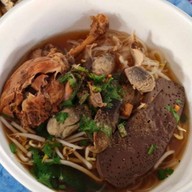 เตี๋ยวต้มตุ๋น (เป็ดตุ๋น หมูตุ๋น ข้าวขาหมู)