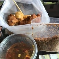 เมนูของร้าน เต้าหู้ทอดสวัสดี แม่โอเล่  เรวดี62 นนทบุรี เปิดปิดปกติแล้วค่ะ ซอยเรวดี 62