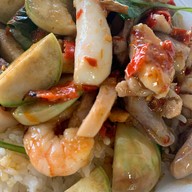 ข้าวไข่เจียวบุฟเฟต์ (นุ้ย กะเพราเนื้อนุ่ม)