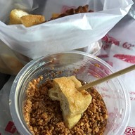 เมนูของร้าน เต้าหู้ทอดสวัสดี แม่โอเล่  เรวดี62 นนทบุรี เปิดปิดปกติแล้วค่ะ ซอยเรวดี 62