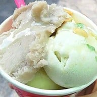 เจ๊ย้งไอติม ตลาดเก่า