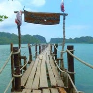 สะพานไม้อ่าวเตล็ด