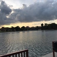 Amorn Lake Front มบ.สัมมากร