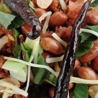 ร้านยำแหนมสดข้าวทอดคุณหนิง