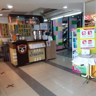 หน้าร้าน แมวเหมียวสมูทตี้ by Sweetea BKK บ็อคซ์ สเปซ รัชโยธิน