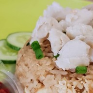 ข้าวผัดกระทะทะลุ วัดใหญ่