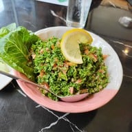 Beirut Lebanese Restaurant พร้อมพงษ์