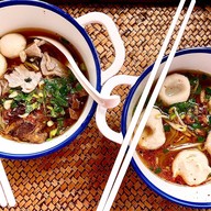 ก๋วยเตี๋ยวลูกชิ้นหมู วัดพระศรีฯบางเขน(เจ้าเก่า) กรุงเทพกรีฑา22