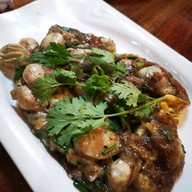 เมนูของร้าน ครัวแต้จิ๋ว คั่วไก่ หมูแดงเตาถ่าน  since 1973 นิมิตใหม่