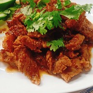 เมนูของร้าน แซ่บจือปาก (ยำแซ่บ ส้มตำ อาหารตามสั่ง โจ๊กไก่ ฮาล้าล) คู้ขวา