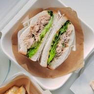ชูวิช (Choowich:แซนด์วิชไส้ทะลัก)