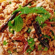 เมนูของร้าน แซ่บจือปาก (ยำแซ่บ ส้มตำ อาหารตามสั่ง โจ๊กไก่ ฮาล้าล) คู้ขวา