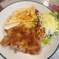 355CAFE’&ก๋วยจั๊บญวนอุบล หน้าตลาดสี่มุมเมือง